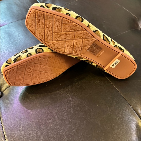 *NEW* leopard print loafers - Picture 2 of 3